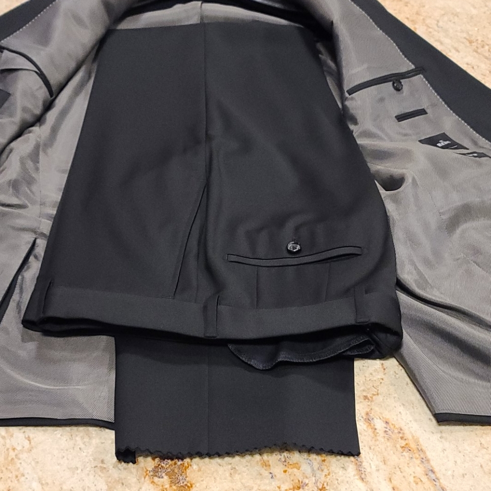 Hugo Boss Suit - Picture 3 of 5